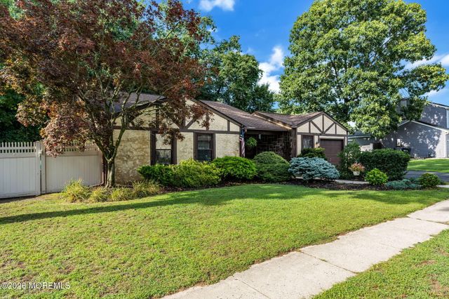 10 Concord Circle, Howell, NJ 07731