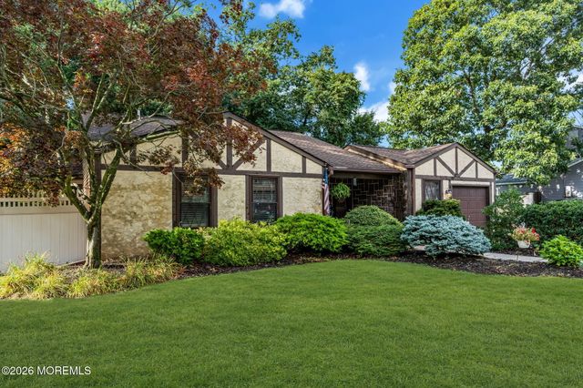 10 Concord Circle, Howell, NJ 07731