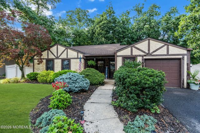 10 Concord Circle, Howell, NJ 07731
