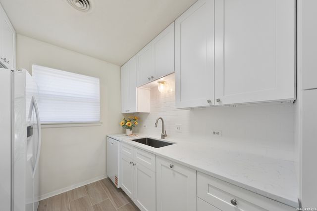 6243 FLINT ROCK DR, San Antonio, TX 78238