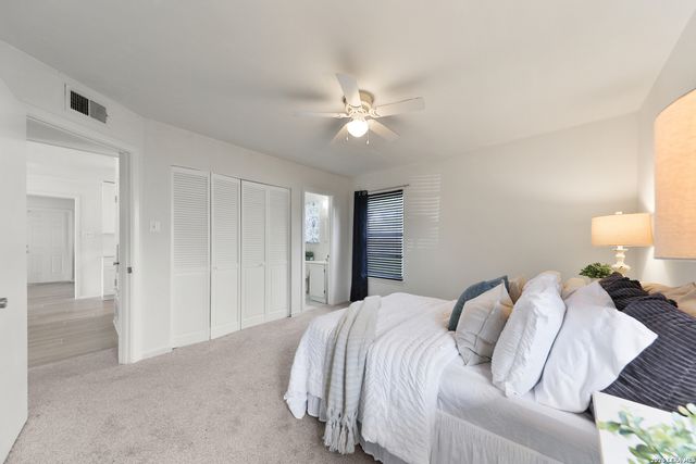 6243 FLINT ROCK DR, San Antonio, TX 78238