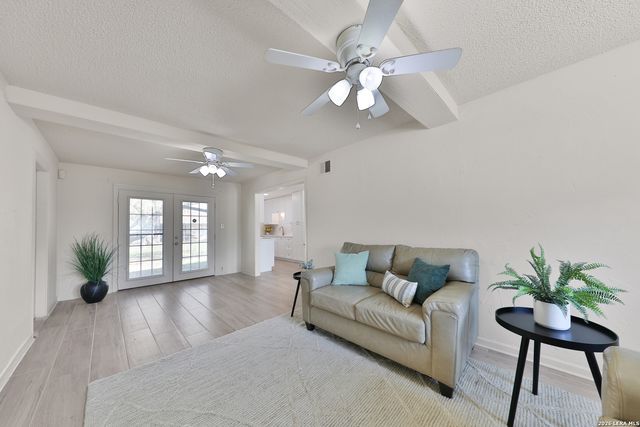 6243 FLINT ROCK DR, San Antonio, TX 78238