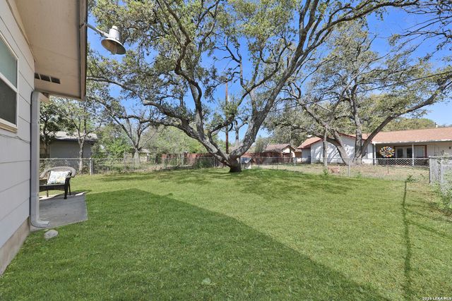 6243 FLINT ROCK DR, San Antonio, TX 78238