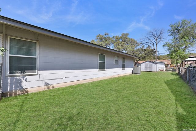 6243 FLINT ROCK DR, San Antonio, TX 78238