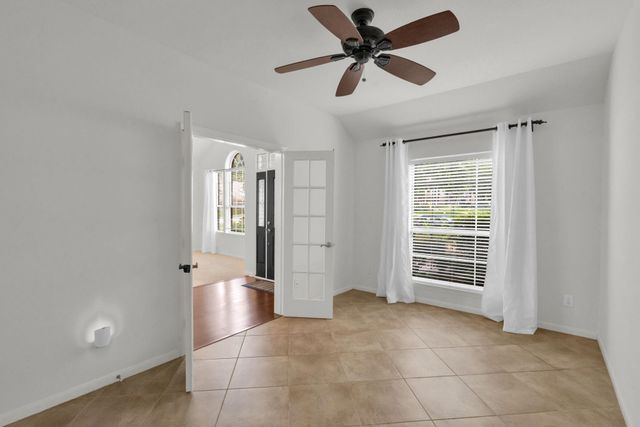 67 E Sterling Pond Circle, The Woodlands, TX 77382