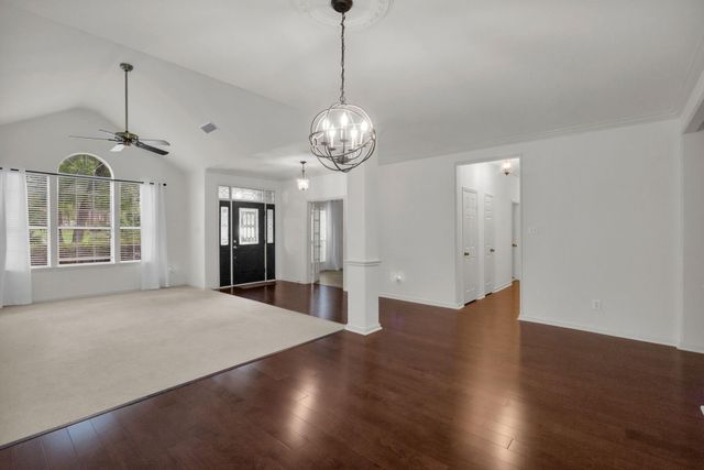 67 E Sterling Pond Circle, The Woodlands, TX 77382