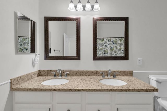 67 E Sterling Pond Circle, The Woodlands, TX 77382