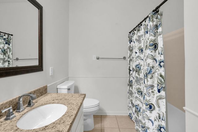 67 E Sterling Pond Circle, The Woodlands, TX 77382