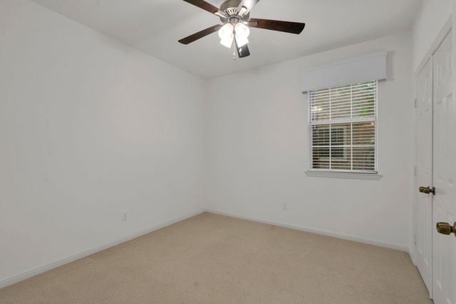 67 E Sterling Pond Circle, The Woodlands, TX 77382