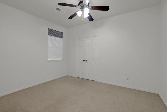 67 E Sterling Pond Circle, The Woodlands, TX 77382