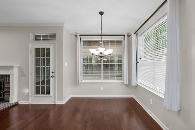 67 E Sterling Pond Circle, The Woodlands, TX 77382