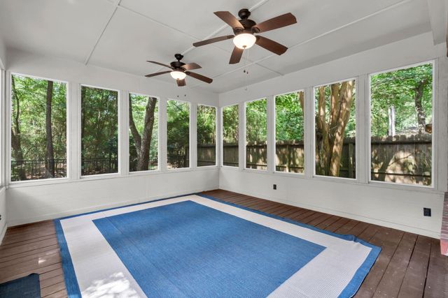 67 E Sterling Pond Circle, The Woodlands, TX 77382