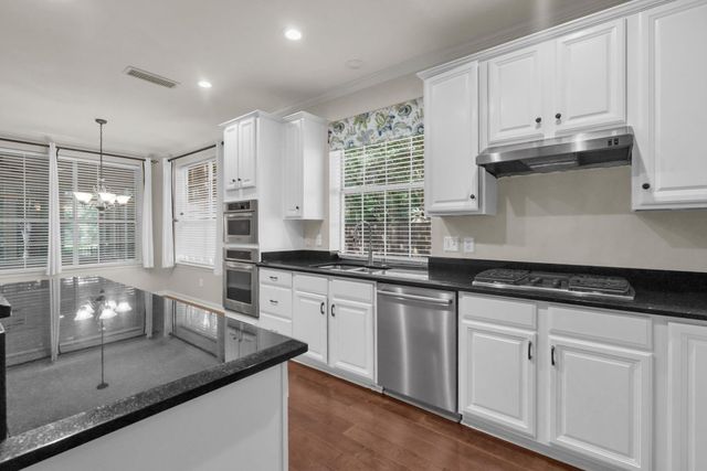 67 E Sterling Pond Circle, The Woodlands, TX 77382