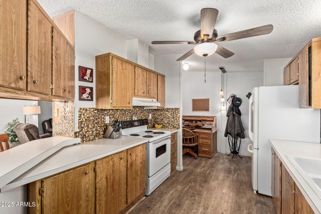 205 S HIGLEY Road 300, Mesa, AZ 85206