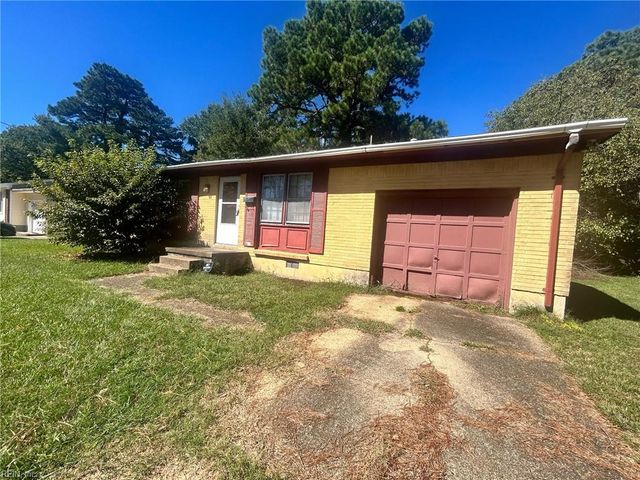 1410 Bardot LN, Portsmouth, VA 23701