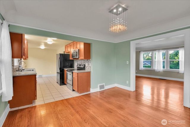 4124 6th Avenue, Tacoma, WA 98406