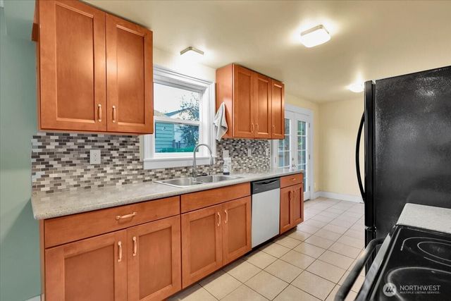 4124 6th Avenue, Tacoma, WA 98406