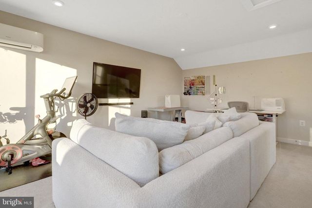 7282 NITTANY LN, Alexandria, VA 22306