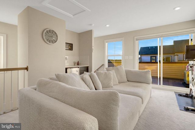 7282 NITTANY LN, Alexandria, VA 22306