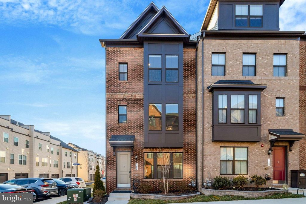 7282 NITTANY LN, Alexandria, VA 22306