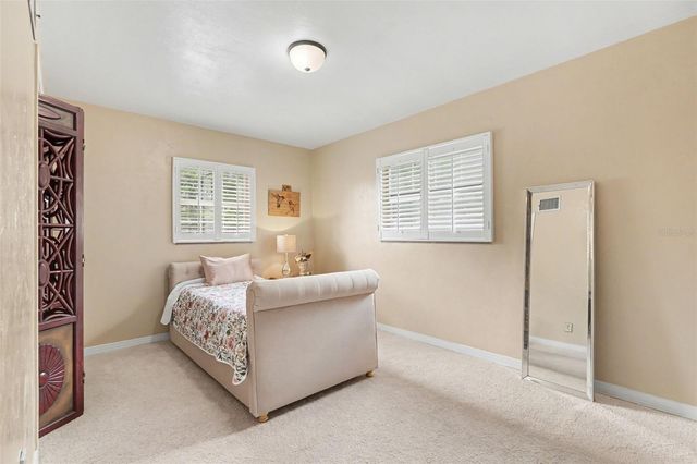 15402 LAKE MAGDALENE BOULEVARD, Tampa, FL 33613