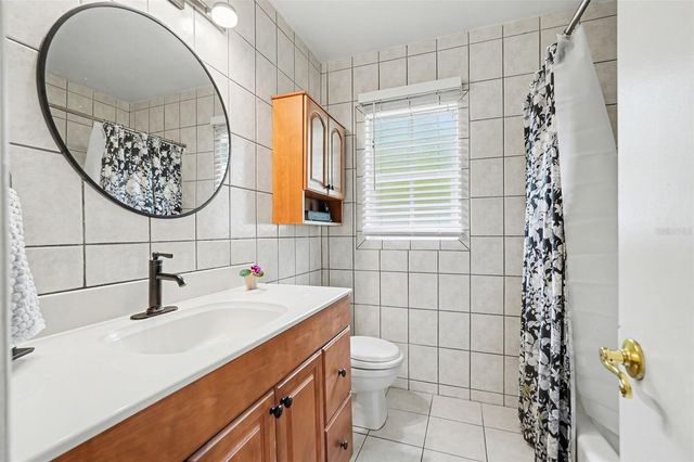 15402 LAKE MAGDALENE BOULEVARD, Tampa, FL 33613