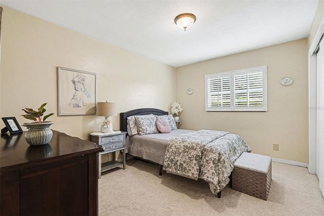 15402 LAKE MAGDALENE BOULEVARD, Tampa, FL 33613