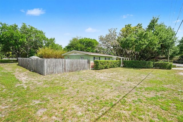 15402 LAKE MAGDALENE BOULEVARD, Tampa, FL 33613