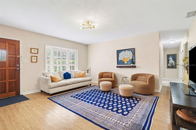 15402 LAKE MAGDALENE BOULEVARD, Tampa, FL 33613