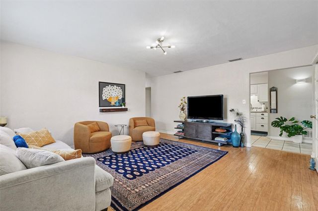 15402 LAKE MAGDALENE BOULEVARD, Tampa, FL 33613