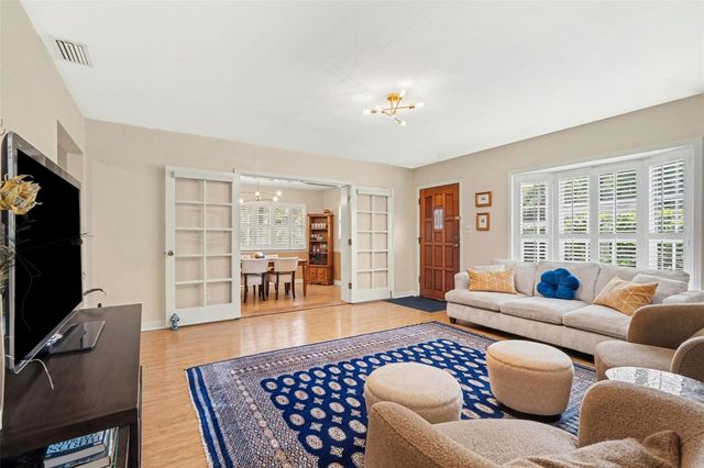 15402 LAKE MAGDALENE BOULEVARD, Tampa, FL 33613