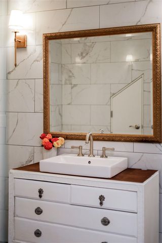 7621 Menler DR, Austin, TX 78735