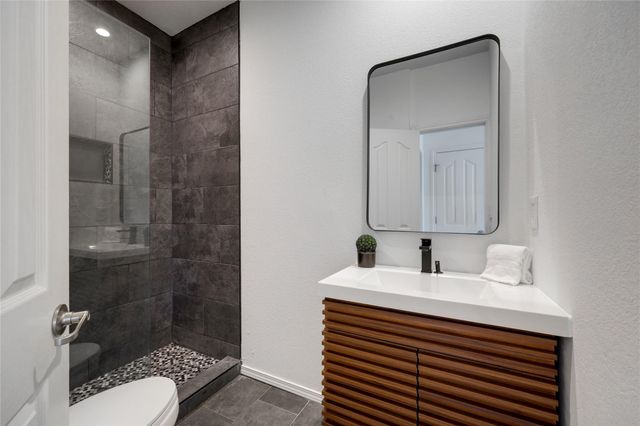 7621 Menler DR, Austin, TX 78735