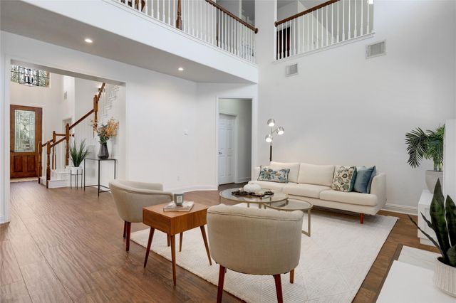 7621 Menler DR, Austin, TX 78735