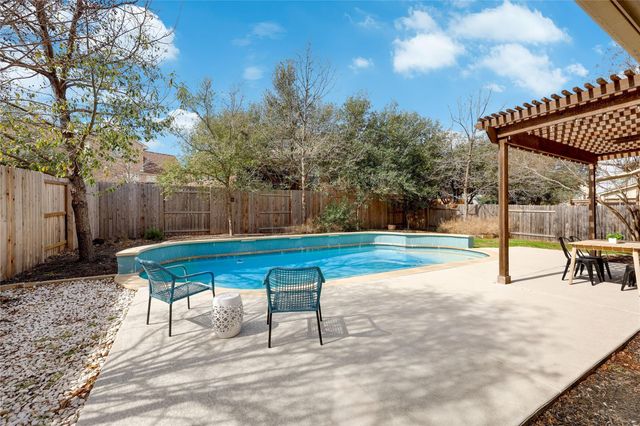 7621 Menler DR, Austin, TX 78735