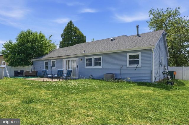 19 EARNSHAW LN, Willingboro, NJ 08046