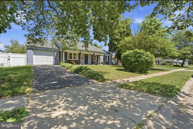 19 EARNSHAW LN, Willingboro, NJ 08046