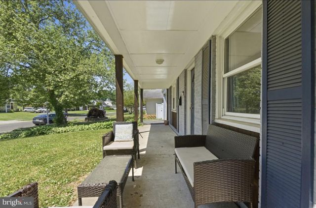 19 EARNSHAW LN, Willingboro, NJ 08046