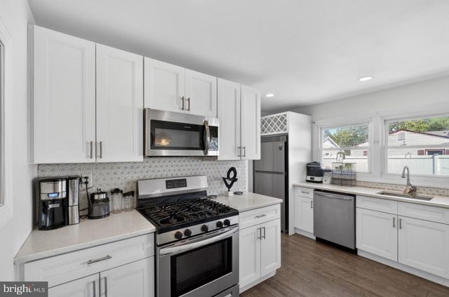 19 EARNSHAW LN, Willingboro, NJ 08046