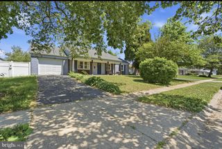 19 EARNSHAW LN, Willingboro, NJ 08046