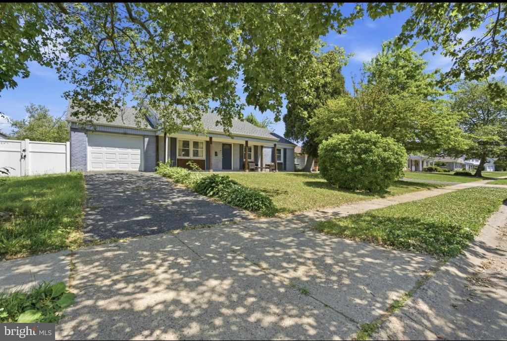 19 EARNSHAW LN, Willingboro, NJ 08046