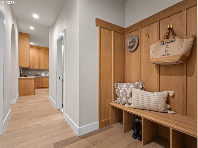 26190 Se HIGHWAY 224, Eagle Creek, OR 97022