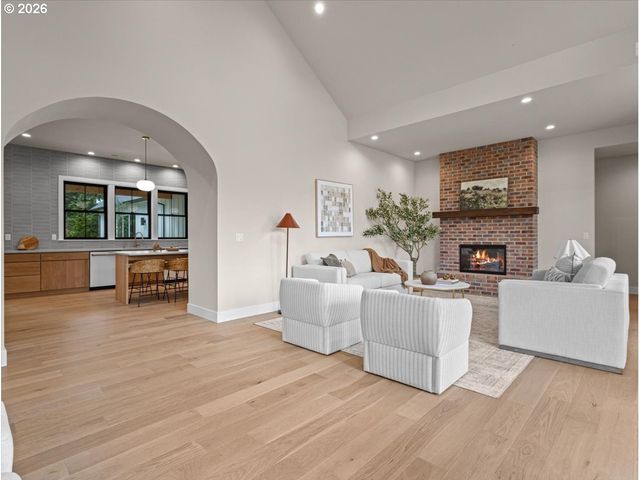 26190 Se HIGHWAY 224, Eagle Creek, OR 97022