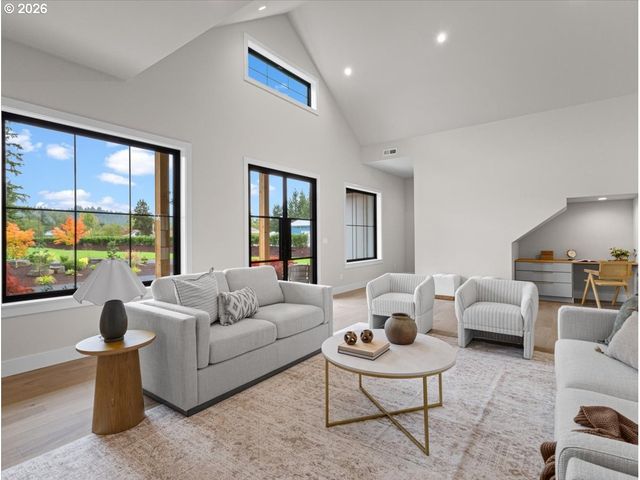 26190 Se HIGHWAY 224, Eagle Creek, OR 97022