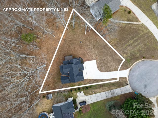 140 Meadowfall Lane, Troutman, NC 28166