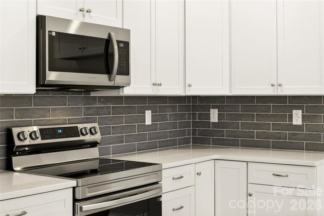 140 Meadowfall Lane, Troutman, NC 28166