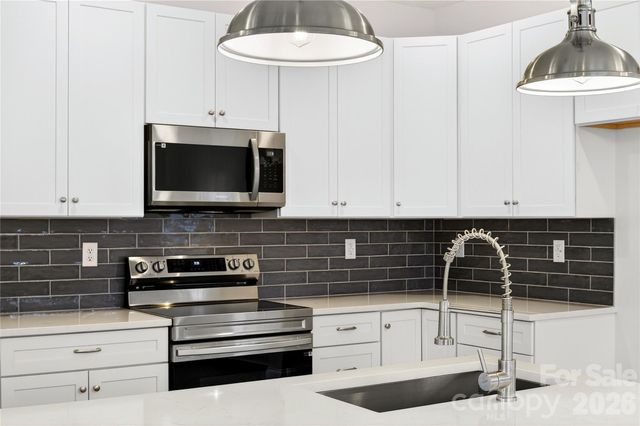 140 Meadowfall Lane, Troutman, NC 28166