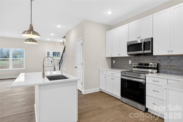 140 Meadowfall Lane, Troutman, NC 28166