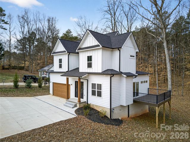 140 Meadowfall Lane, Troutman, NC 28166