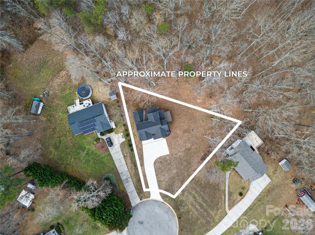 140 Meadowfall Lane, Troutman, NC 28166